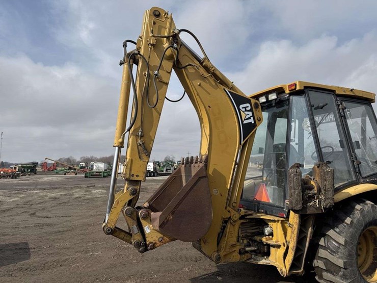 caterpillar-426c-image-17