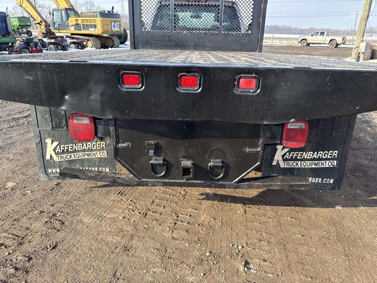 2013-chevrolet-3500-image-13