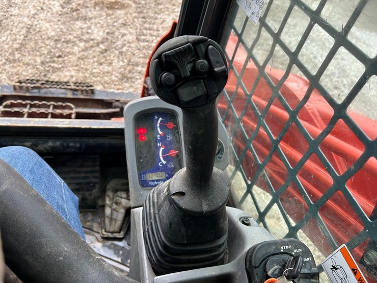 2021-kubota-svl75-2-image-21