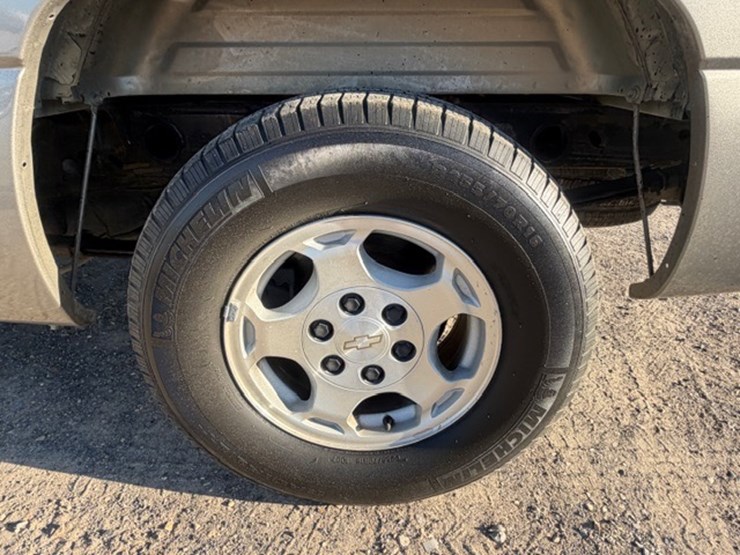 #448-•-2003-chevrolet-c1500-|-reconstructed-title-image-12