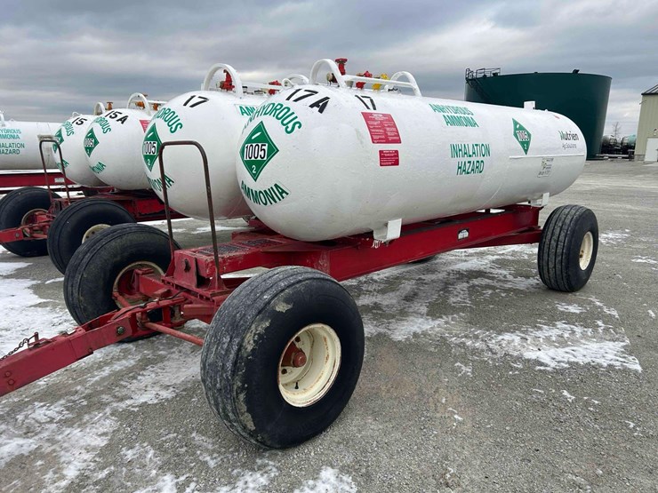 ag-systems-twin-1000-gal.-nh3-tanks-on-gear-#17-image-24