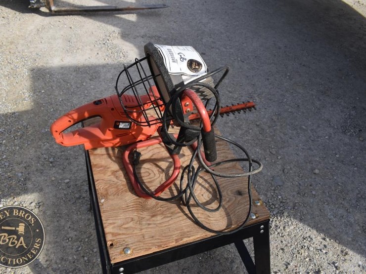 electric-light-and-hedge-trimmers-41817-image-2