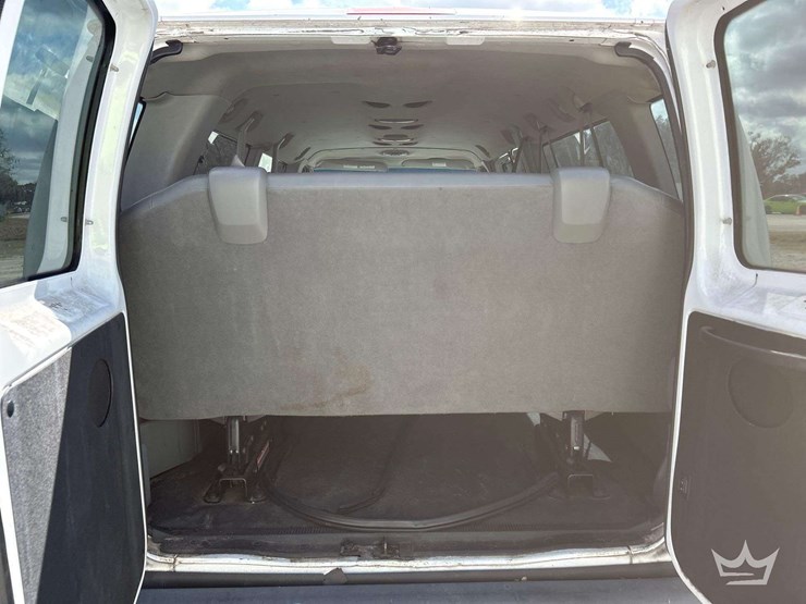 2011-ford-e350-image-23
