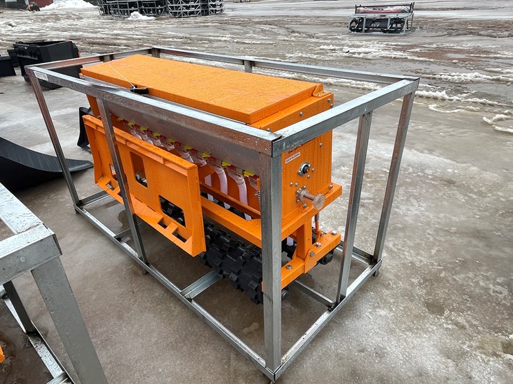 caterpillar-12-image-5