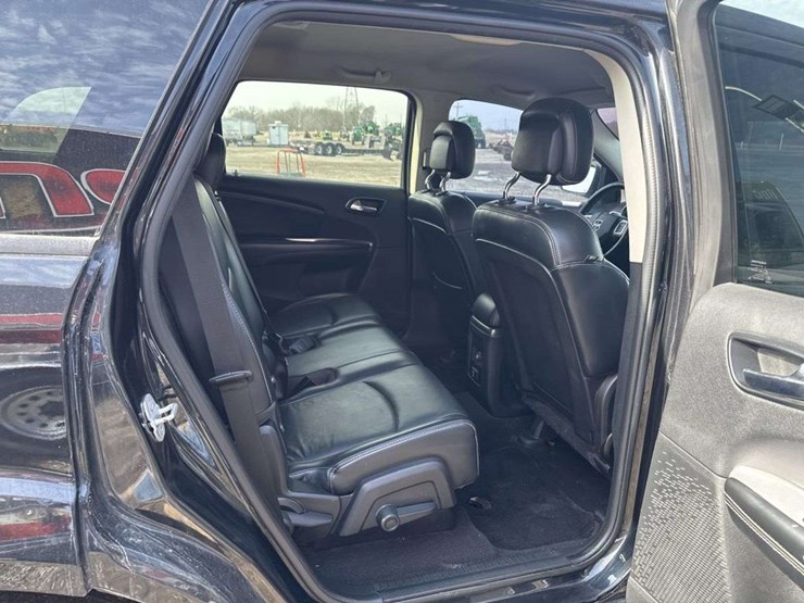 2013-dodge-journey-image-17