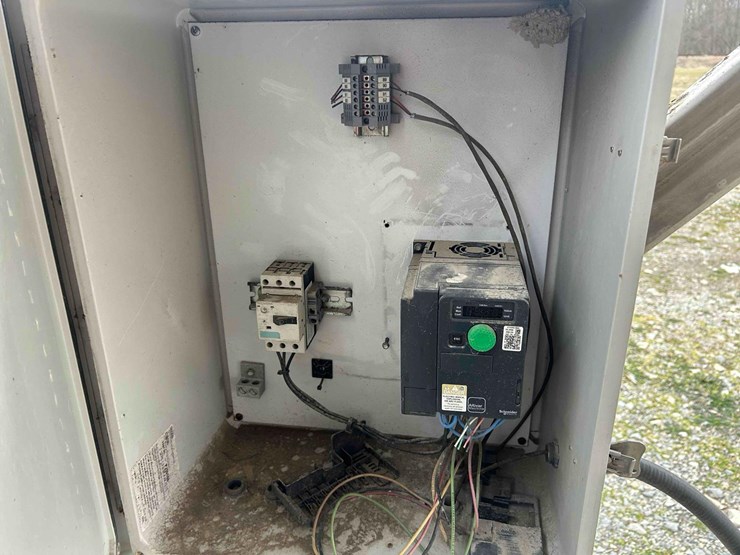 layco-stainless-steel-bin-hopper-#3-sells-offsite-image-8