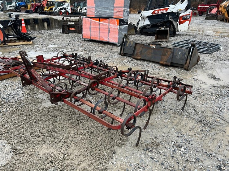 massey-ferguson-9-image-1