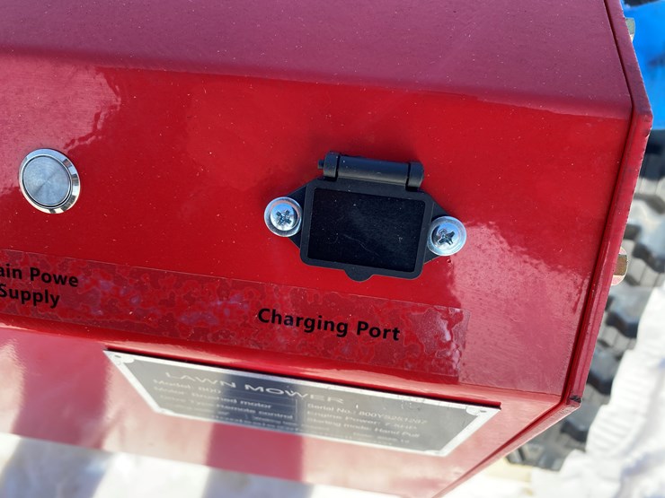 #5333-•-remote-controlled-lawn-mower-image-12