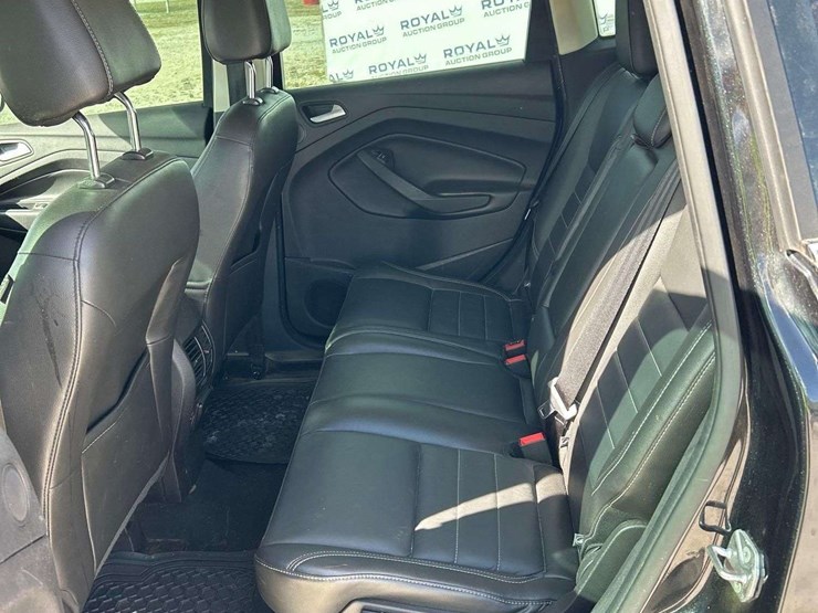 2015-ford-c-max-hatchback-image-18