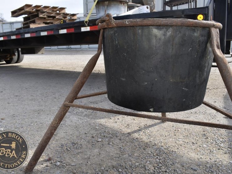 cooking-kettle-with-stand-41802-image-3