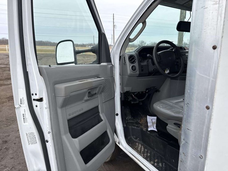 2018-ford-e450-image-12
