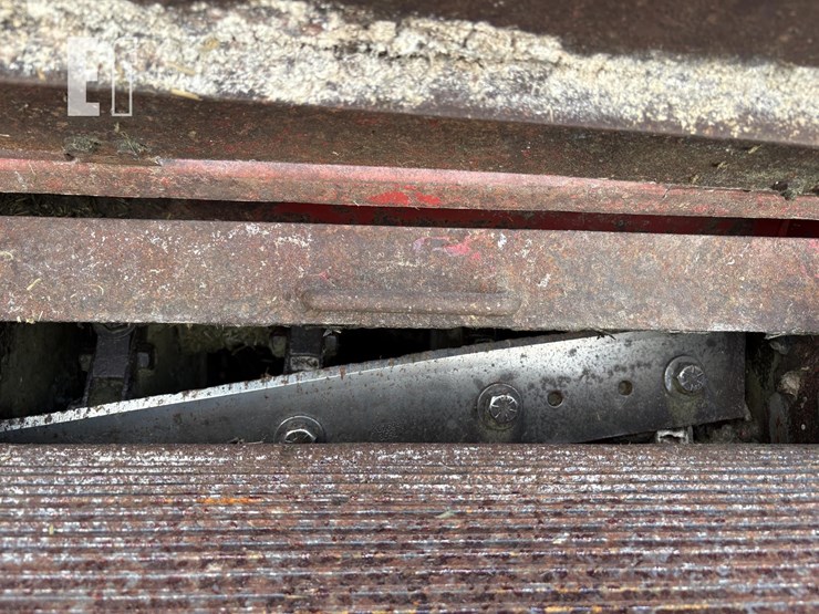 new-holland-900-image-8