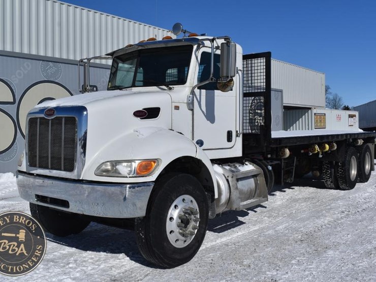 2012-peterbilt-348-image-1