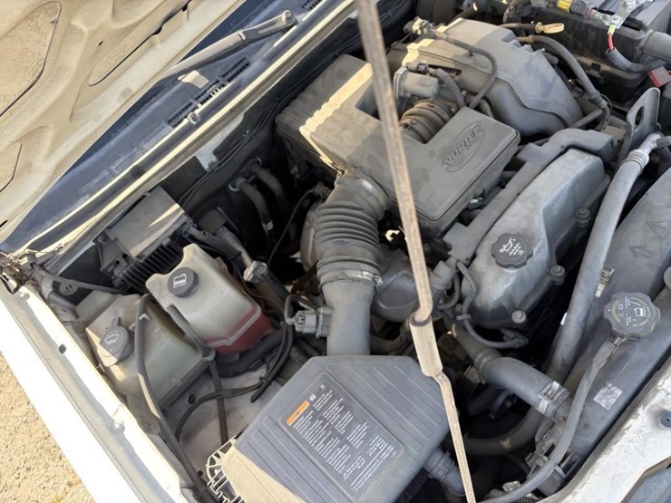 2011-chevrolet-colorado-image-19