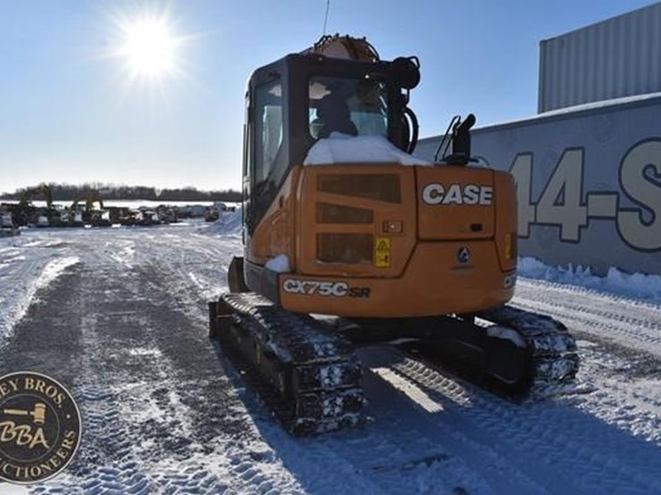 2022-case-cx75csr-image-5