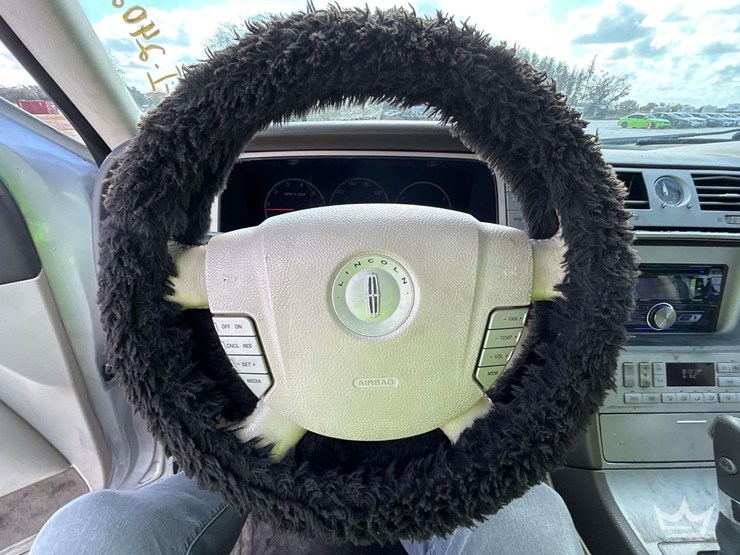 2004-lincoln-navigator-image-12