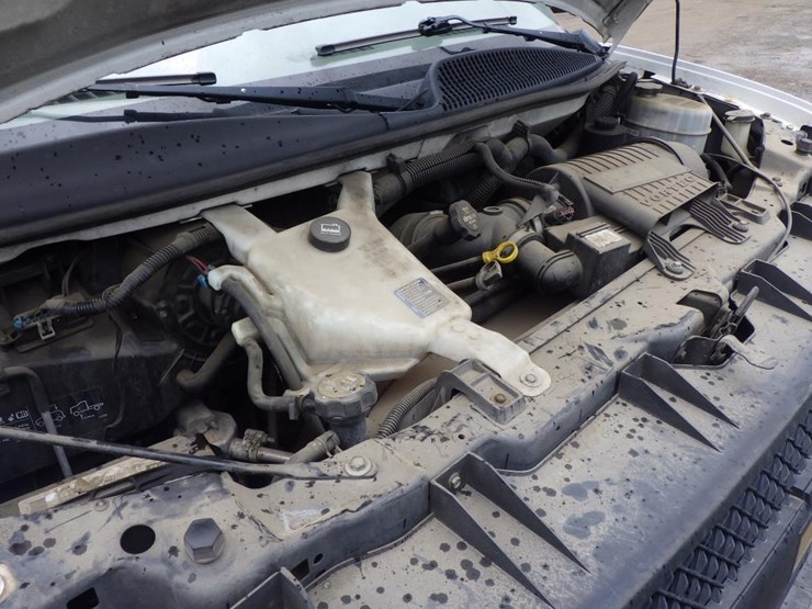 2013-chevrolet-express-2500-image-9