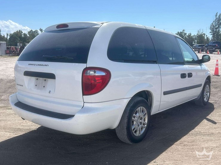 2006-dodge-grand-carvan-van-image-3