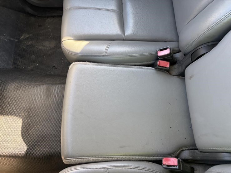 2011-chevrolet-3500-image-18