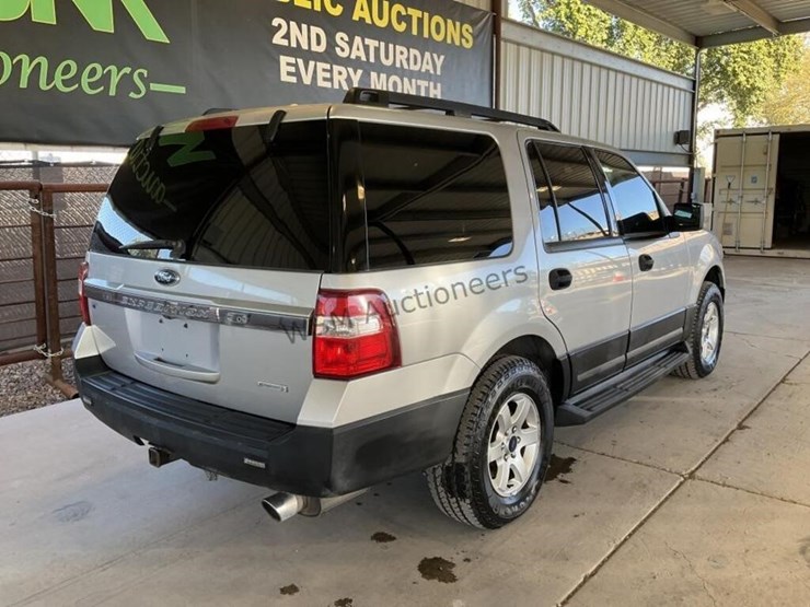 2015-ford-expedition-image-7