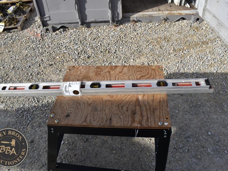 lot-of-2-4ft-levels-41812-image-2
