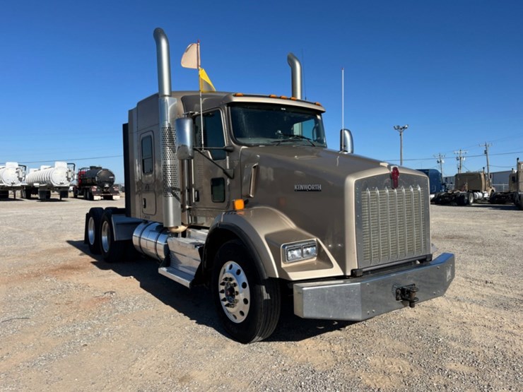 2014-kenworth-t800-image-3