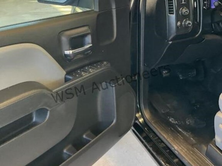 2018-chevrolet-silverado-1500-image-23