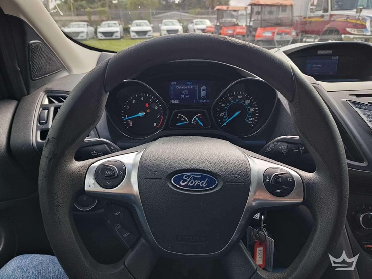 2015-ford-escape-image-13