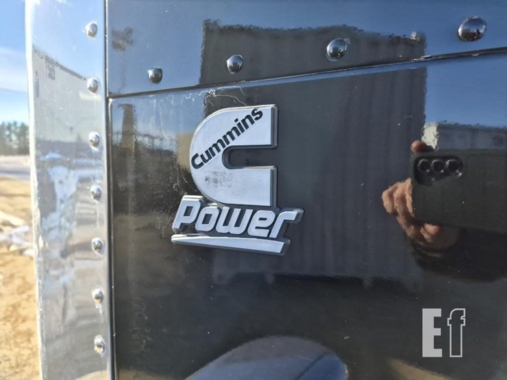 2013-peterbilt-388-image-3