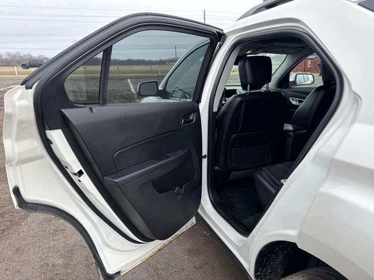 2014-chevrolet-equinox-lt-image-15