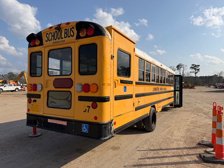 #294-•-2014-ic-corporation-bus-image-4