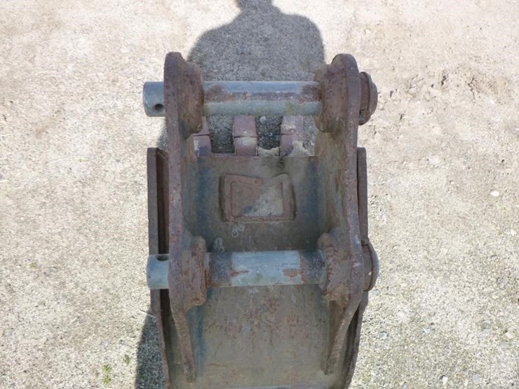 wb-12"-excavator-bucket-w/-teeth-image-6