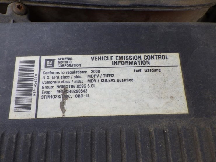 2009-chevrolet-suburban-image-12