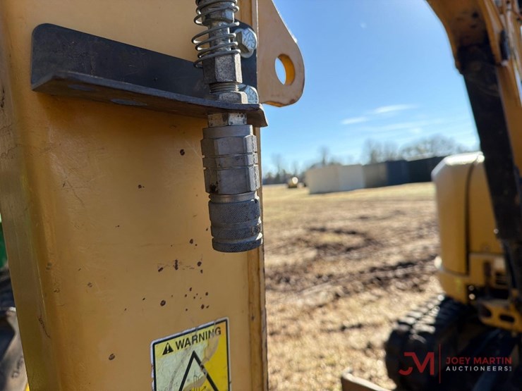 caterpillar-303.5-image-7