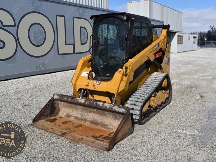 2020-caterpillar-259d3-image-2