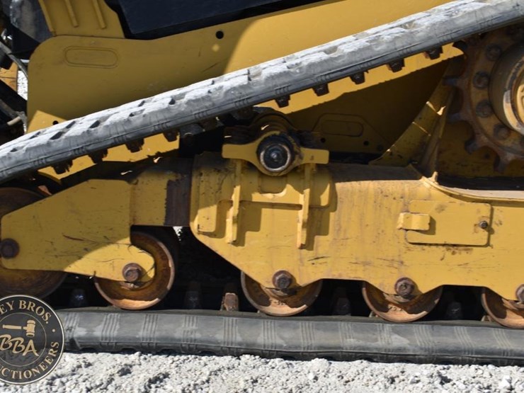 2019-caterpillar-249d3-image-35
