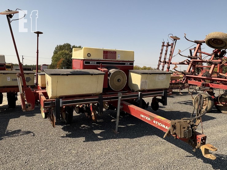 international-800-image-1