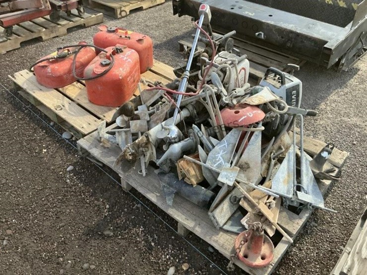 gas-siphon-tanks-and-assorted-boat-image-2