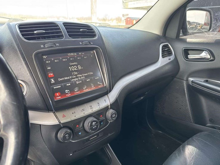 2013-dodge-journey-image-22