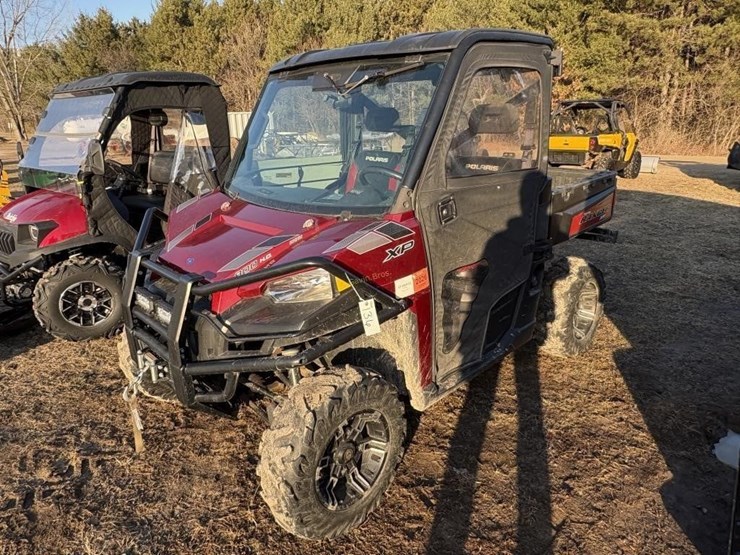2015-polaris-ranger-900-xp-image-1