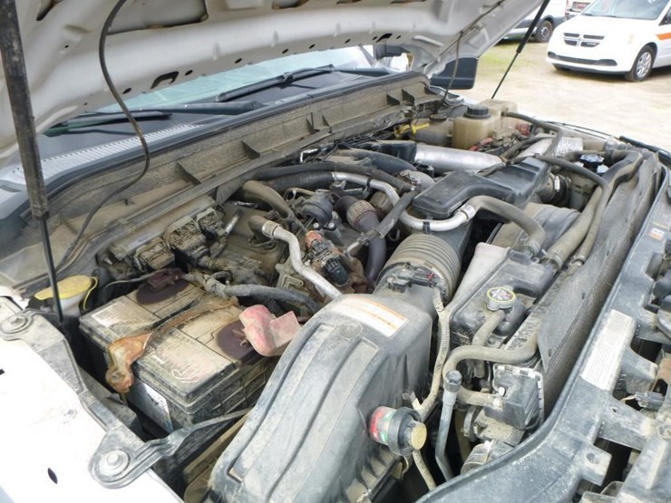 2013-ford-f550-image-23