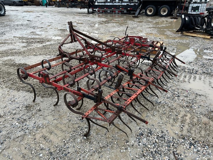 massey-ferguson-9-image-2