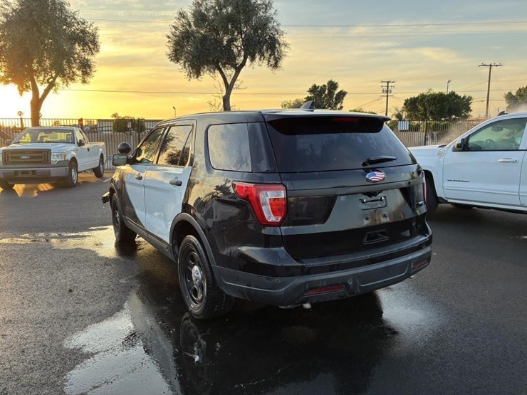 2019-ford-explorer-image-4