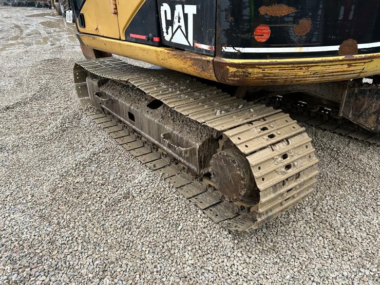 caterpillar-311c-image-14