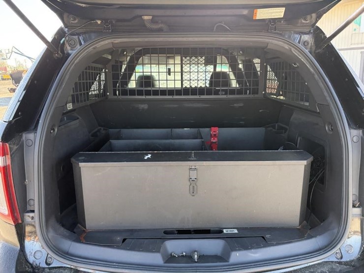 2015-ford-explorer-image-11