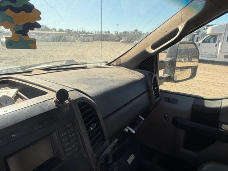 2018-ford-f550-image-42