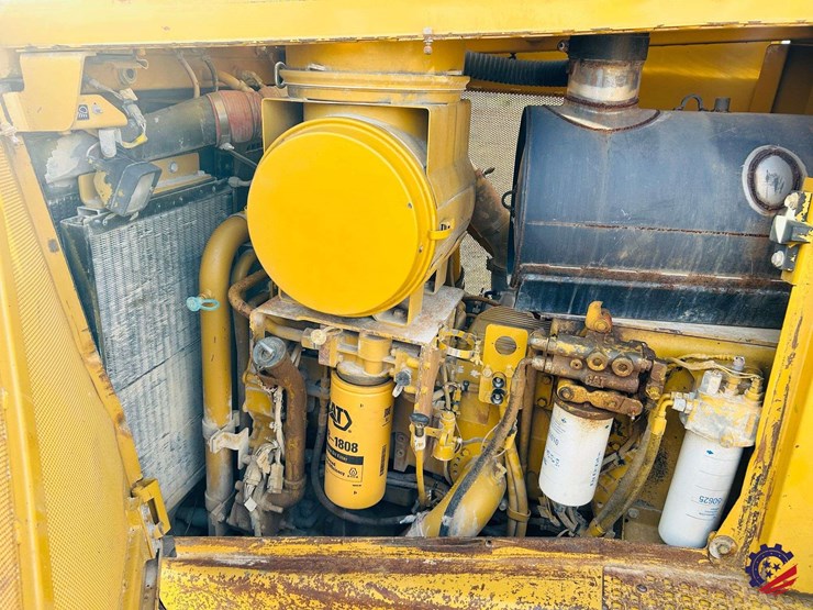 2005-caterpillar-d8t-image-68