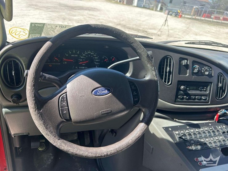 2008-ford-e450-image-12