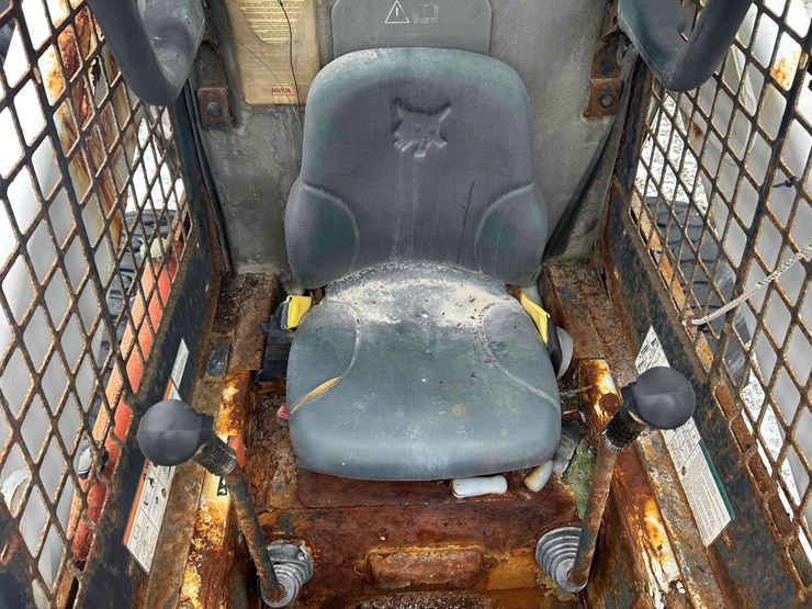 2007-bobcat-s300-image-25