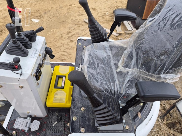 mini-excavator-9215-image-9